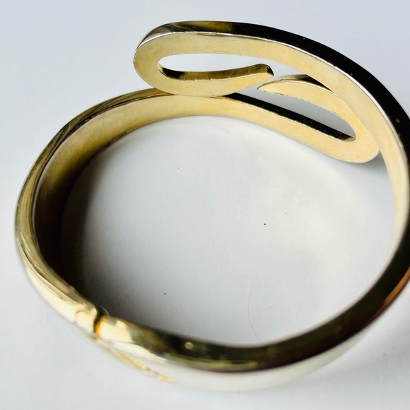 Vintage Gold-Tone Cuff Bracelet - Picture 3 of 3